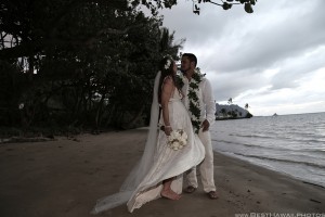 Kaneohe Beach Wedding Oahu Hawaii photos by Pasha www.BestHawaii.photos 123120160018